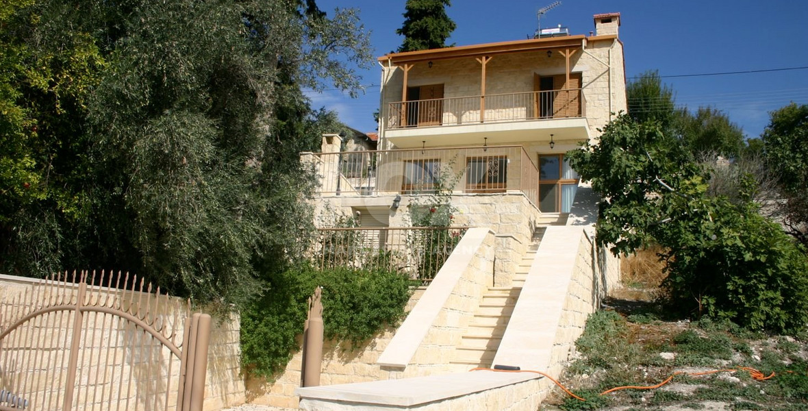 Spacious Fully Furnished 3 Bedroom House for rent in Vouni, Limassol