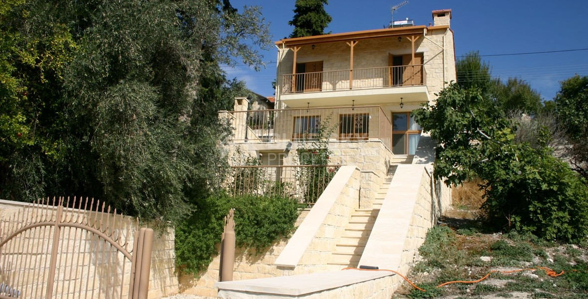 Spacious Fully Furnished 3 Bedroom House for rent in Vouni, Limassol