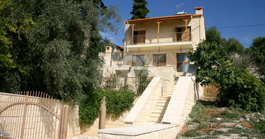 Spacious Fully Furnished 3 Bedroom House for rent in Vouni, Limassol