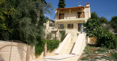 Spacious Fully Furnished 3 Bedroom House for rent in Vouni, Limassol
