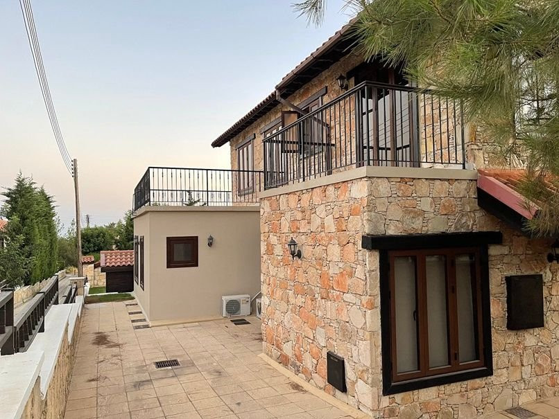 4 bedroom house 175 m² Souni–Zanatzia, Cyprus