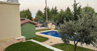 Four Bedroom House with Pool for sale in Souni-Zanakia