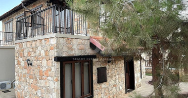 Four Bedroom House with Pool for sale in Souni-Zanakia