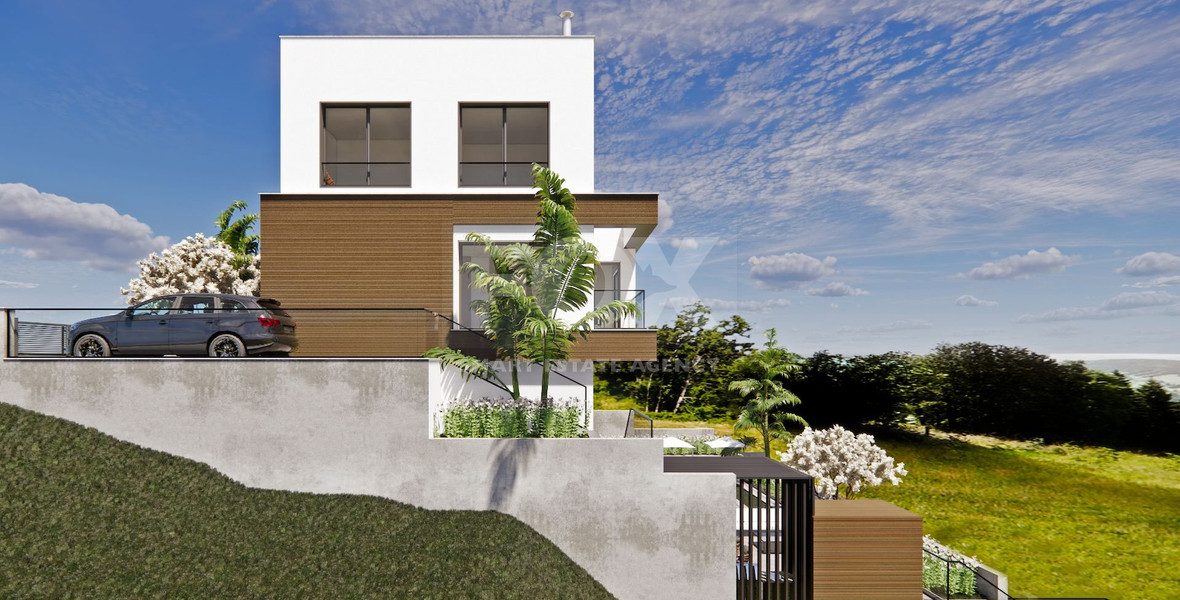 Spacious Four Bedroom House with Swimming pool &  Sea View in Agios Tychon