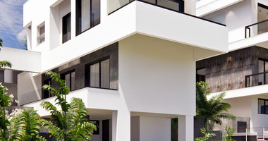 Spacious 3 Bedroom House with Swimming Pool and Sea View in Agios Tychon