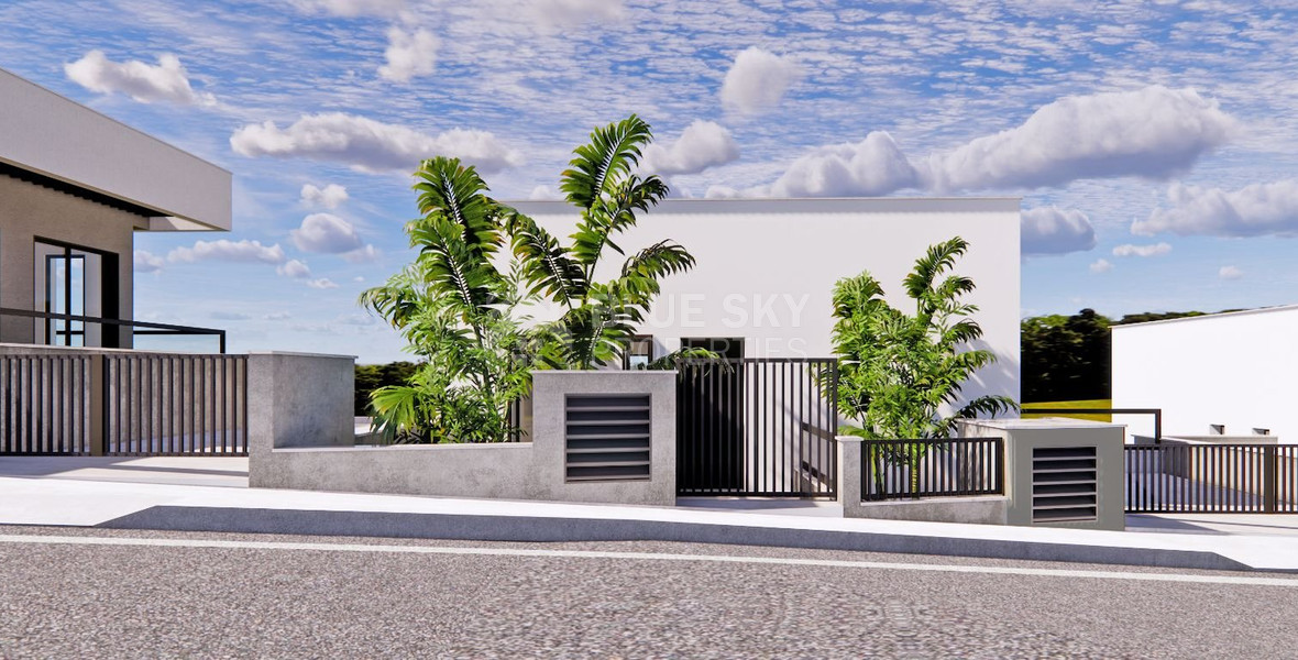 Spacious 3 Bedroom House with Swimming Pool and Sea View in Agios Tychon