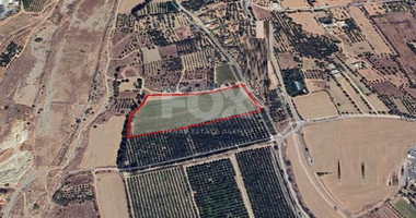 OUTSTANDING FLAT RESIDENTIAL LAND, DIRECT ROAD ACCESS WITH LICENCE FOR 18 HOUSES IN THE ERIMI