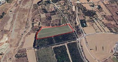 OUTSTANDING FLAT RESIDENTIAL LAND, DIRECT ROAD ACCESS WITH LICENCE FOR 18 HOUSES IN THE ERIMI