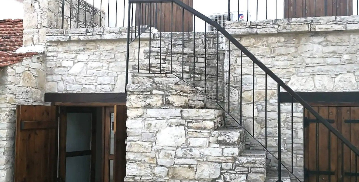 Fully Furnished Detached House in Omodos for sale