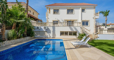 Spacious four-bedroom house with pool for rent in Ypsoupoli, Limassol