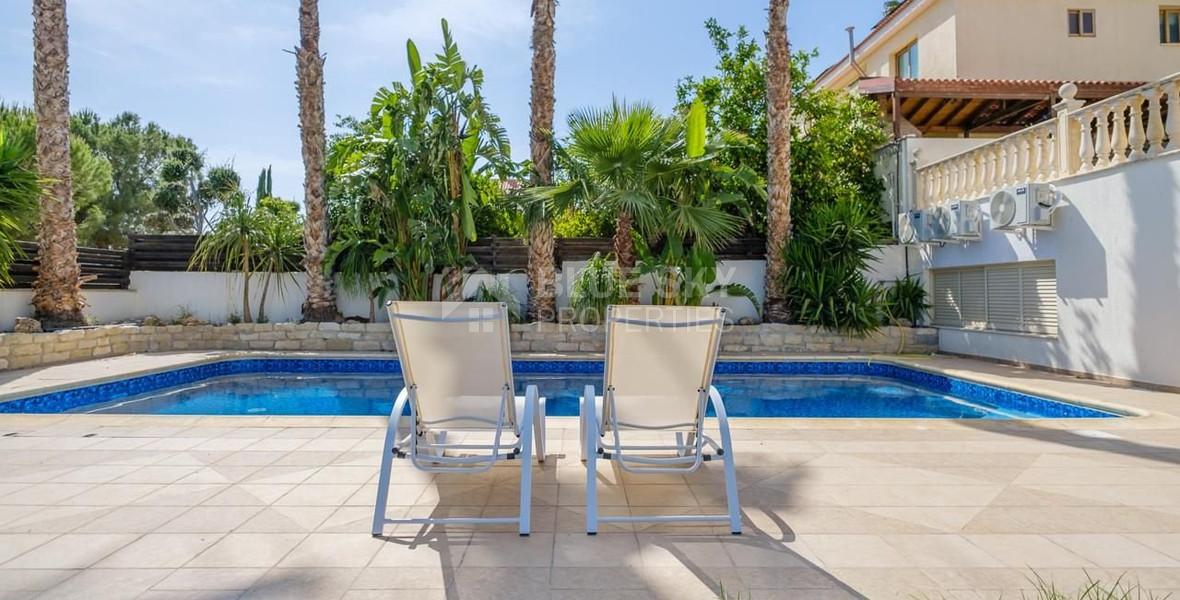 Spacious four-bedroom house with pool for rent in Ypsoupoli, Limassol