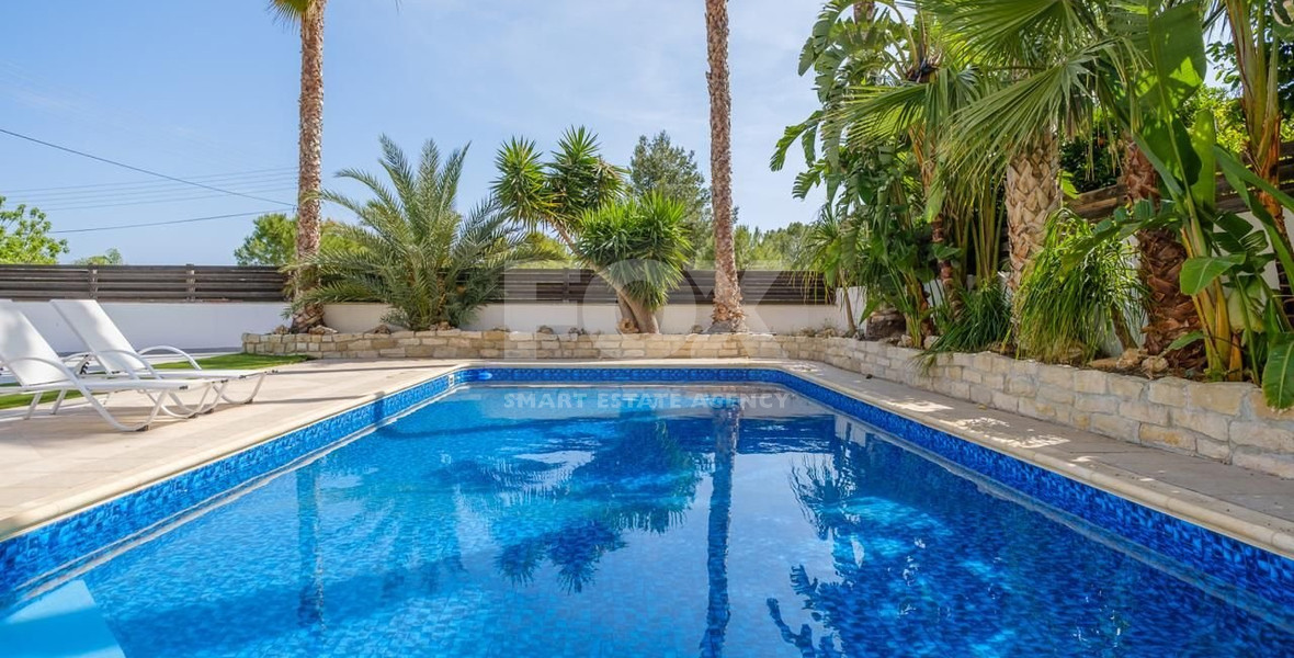 Spacious four-bedroom house with pool for rent in Ypsoupoli, Limassol