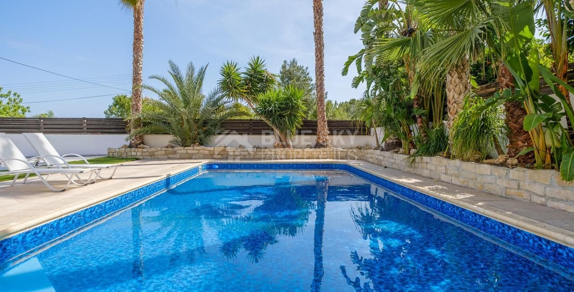 Spacious four-bedroom house with pool for rent in Ypsoupoli, Limassol