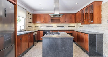 Spacious four-bedroom house with pool for rent in Ypsoupoli, Limassol