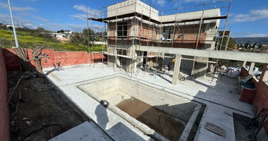 Modern  House with Pool For Sale in Parekklisia