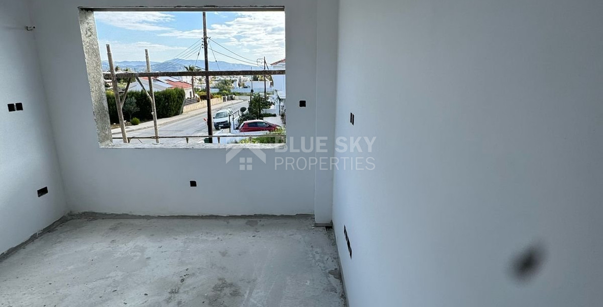 Modern  House with Pool For Sale in Parekklisia