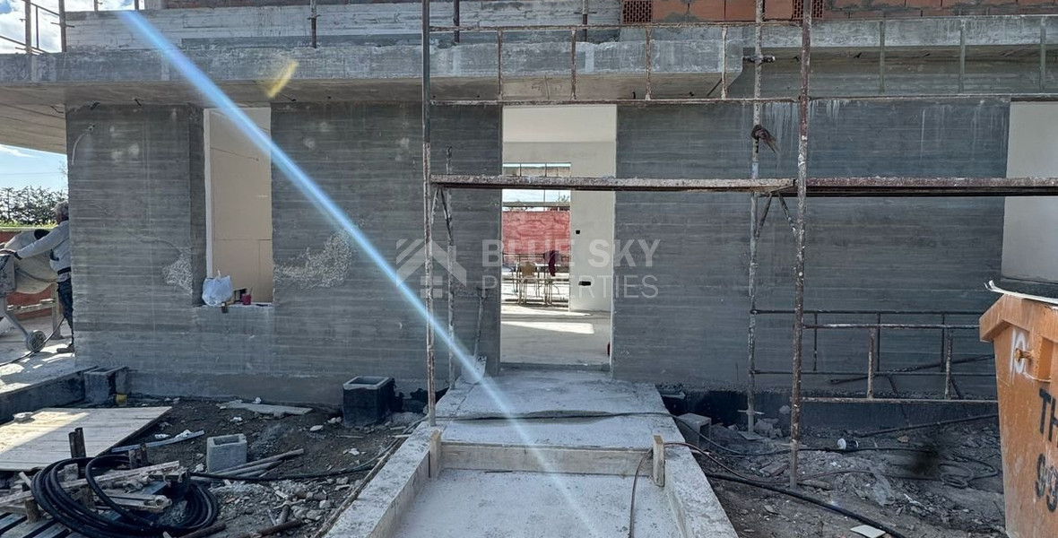 Modern  House with Pool For Sale in Parekklisia