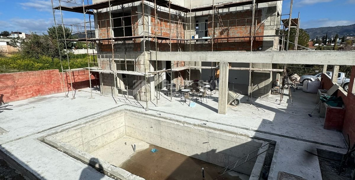 Modern  House with Pool For Sale in Parekklisia