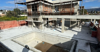 Modern  House with Pool For Sale in Parekklisia