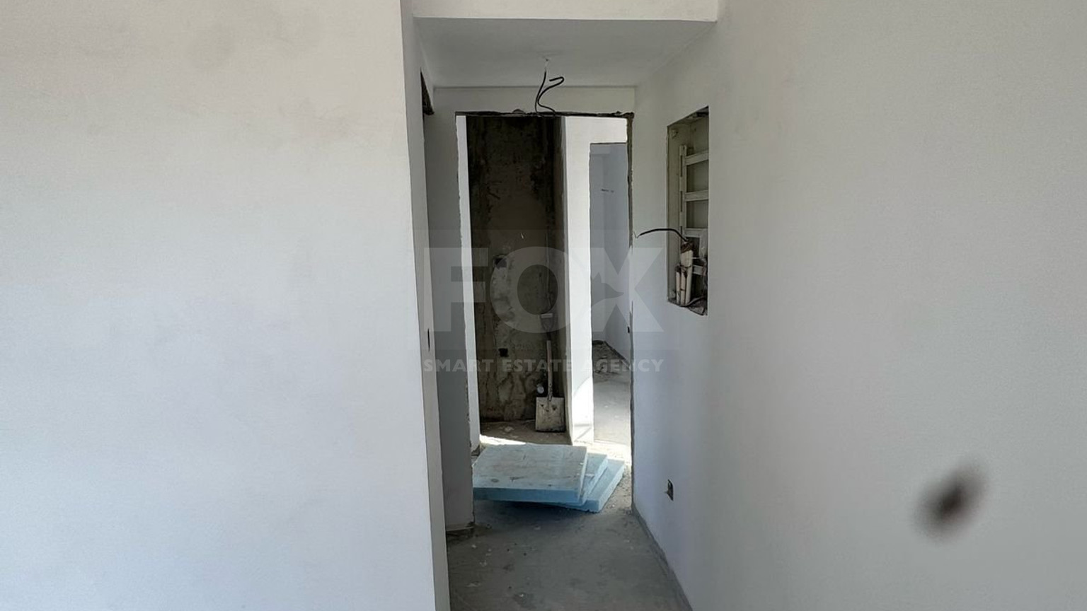 Modern  House with Pool For Sale in Parekklisia