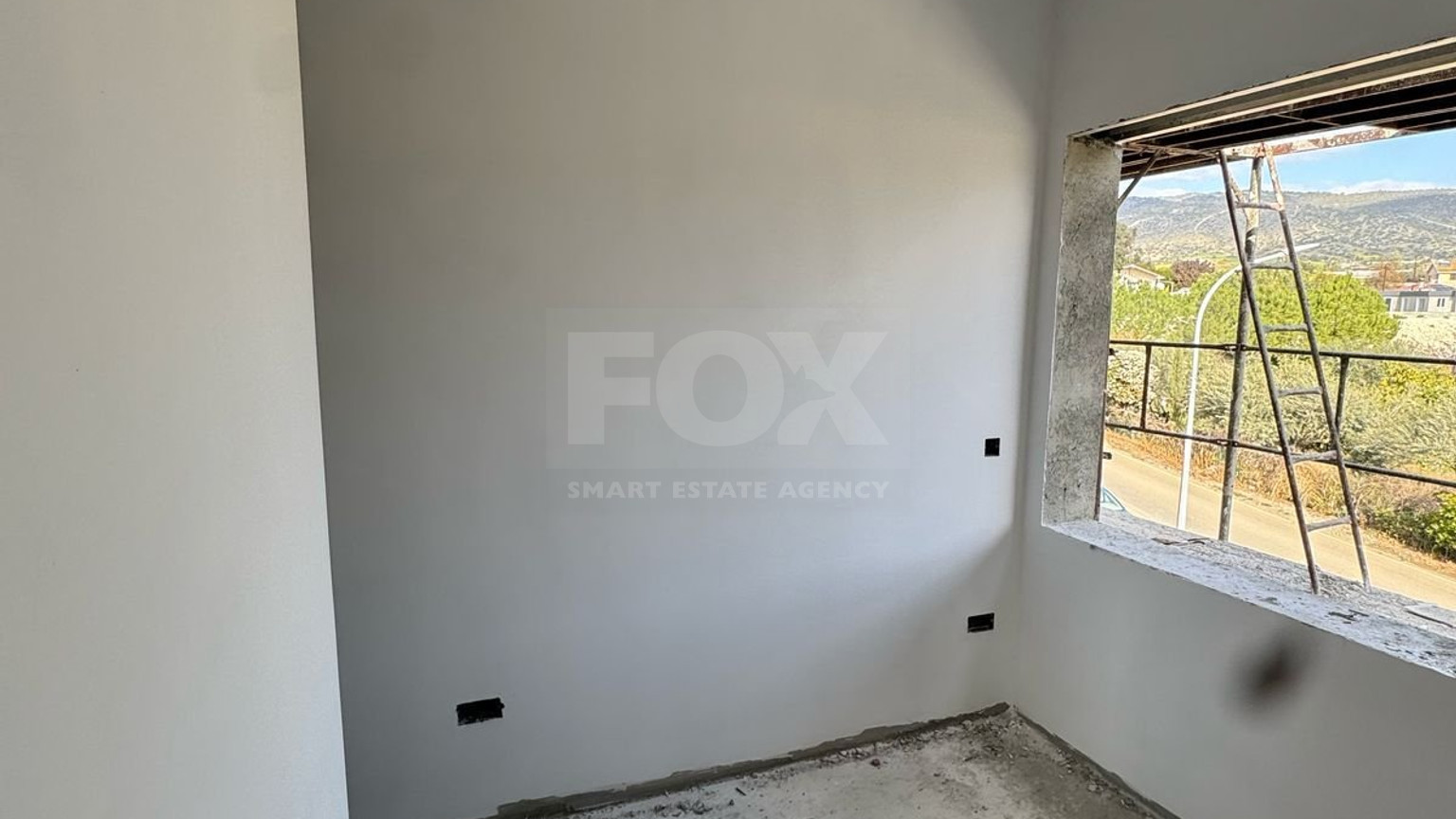 Modern  House with Pool For Sale in Parekklisia