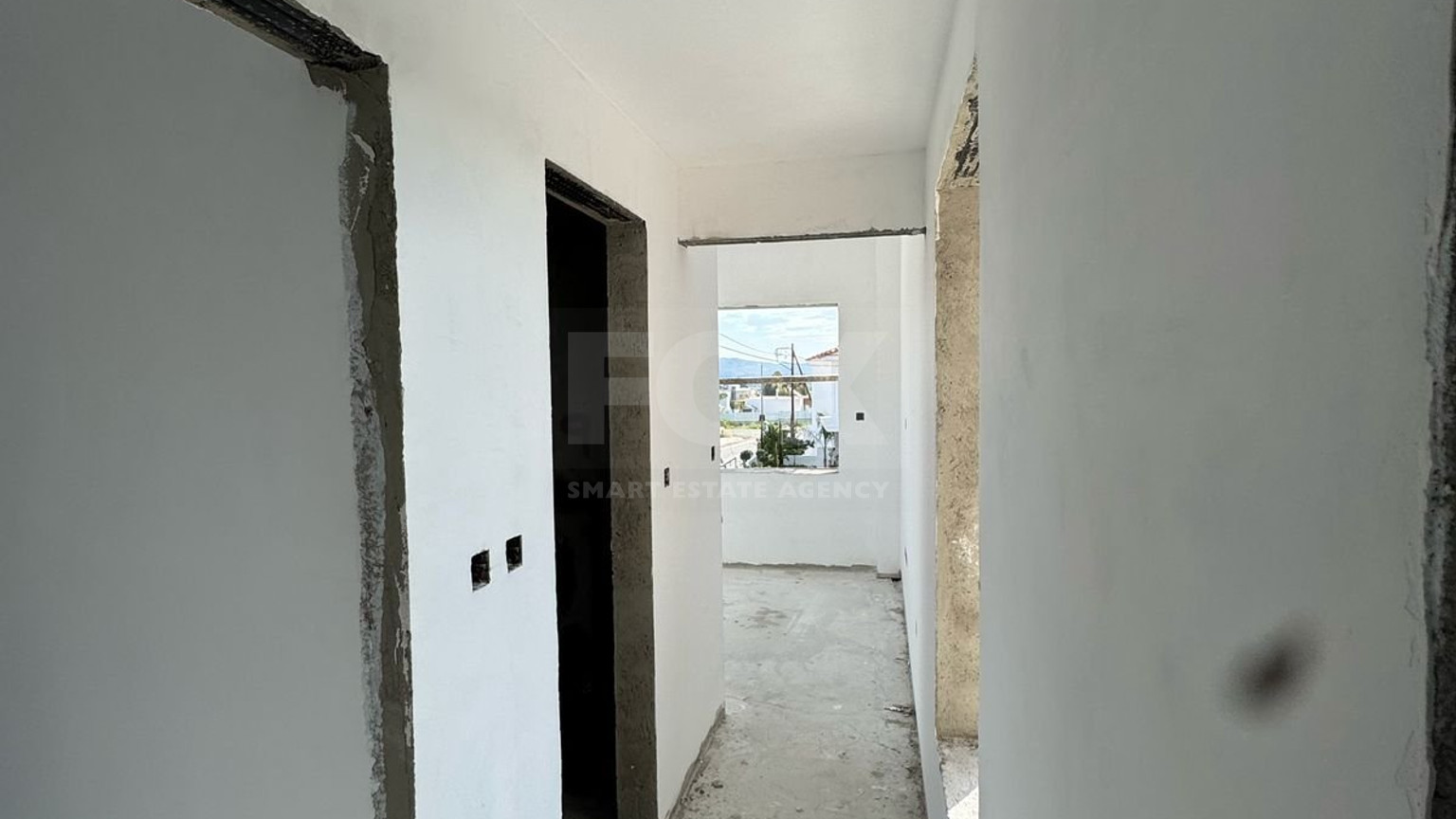 Modern  House with Pool For Sale in Parekklisia