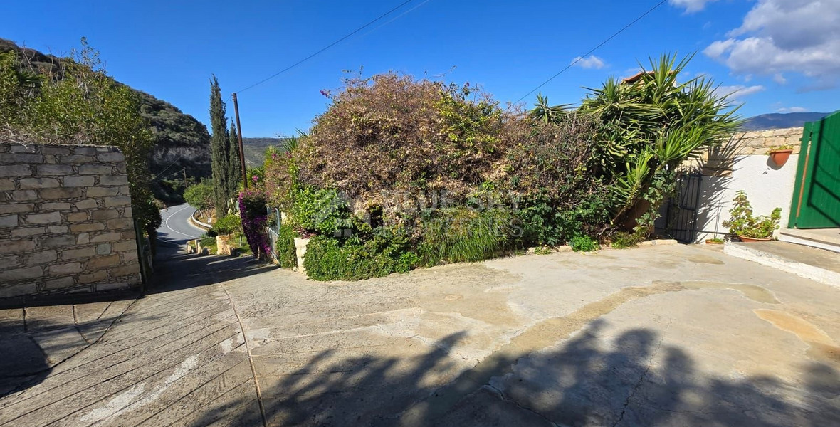 Exclusive Villa for Sale in Germasogeia: with Panoramic Dam & Mountain Views