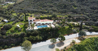 Exclusive Villa for Sale in Germasogeia: with Panoramic Dam & Mountain Views