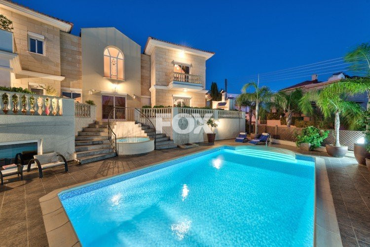 Detached house for sale 320 m² in Agios Tychon, Limassol, Cyprus