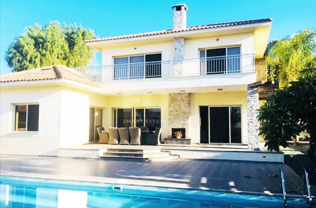 Spacious luxury detached villa with sea view pool for rent in Paramali