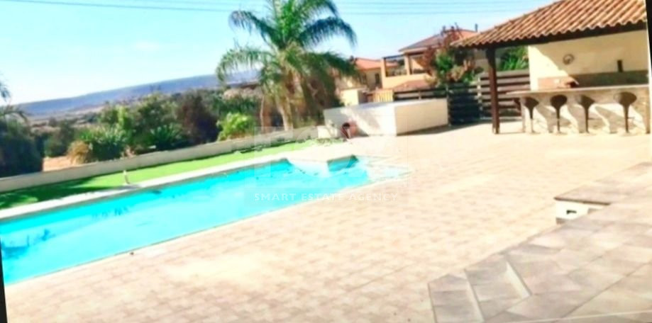 Spacious luxury detached villa with sea view pool for rent in Paramali