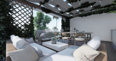 Spacious 2 Bedroom Apartment with Pool in Kato Polemidia