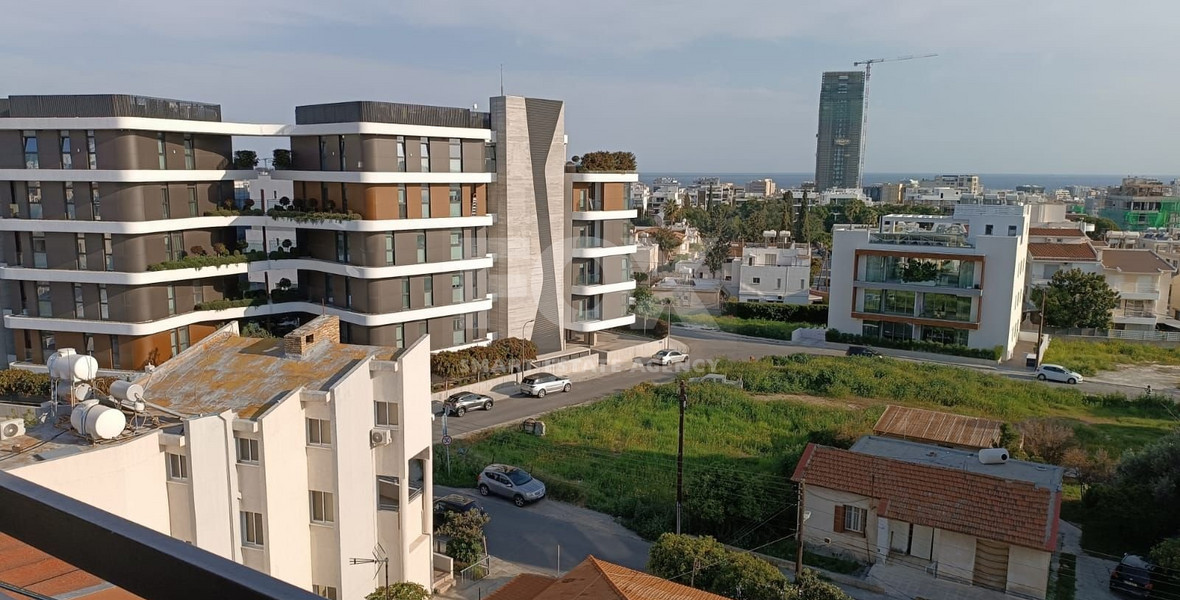 Spacious 3 Bedroom Top Floor Apartment with Sea View for sale in Mesa Geitonia