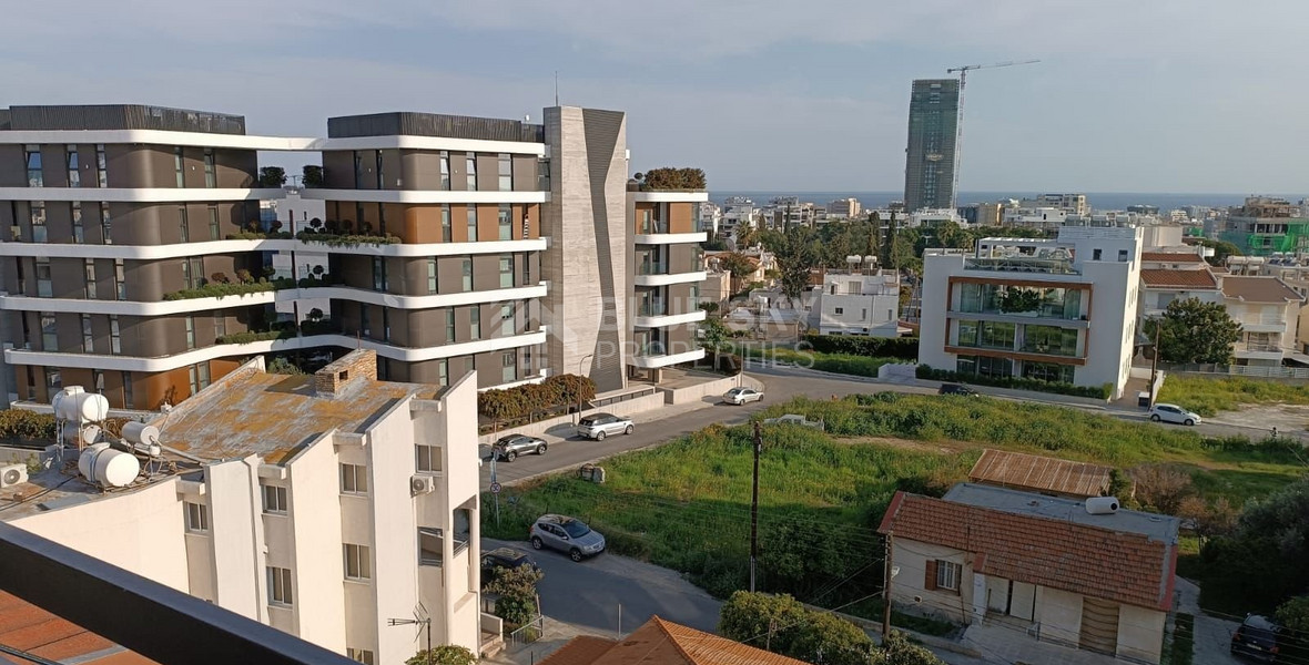 Spacious 3 Bedroom Top Floor Apartment with Sea View for sale in Mesa Geitonia