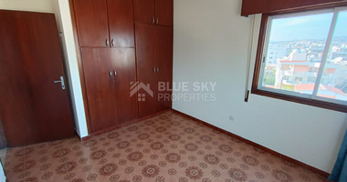 Spacious 3 Bedroom Top Floor Apartment with Sea View for sale in Mesa Geitonia