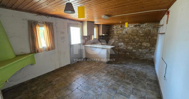 Semi-Detached House for Sale in Omodos