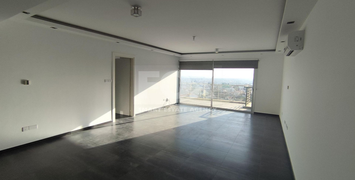 Spacious Unfurnished Penthouse for Rent in Mesa Geitonia