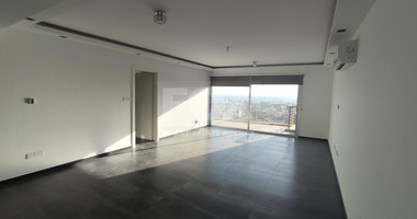 Spacious Unfurnished Penthouse for Rent in Mesa Geitonia