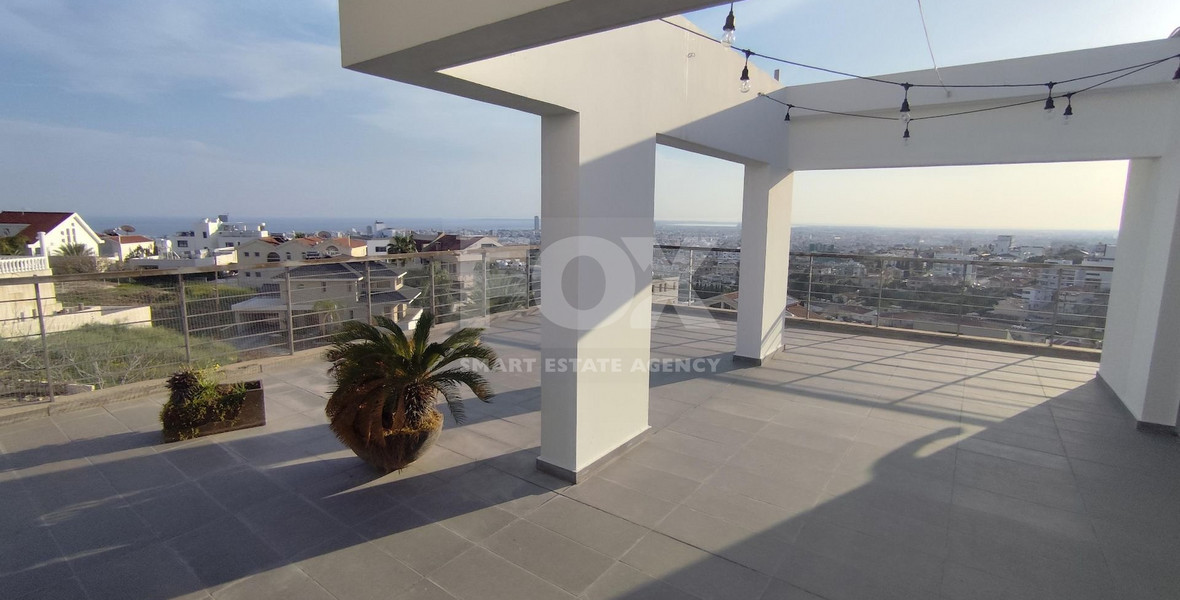 Spacious Unfurnished Penthouse for Rent in Mesa Geitonia