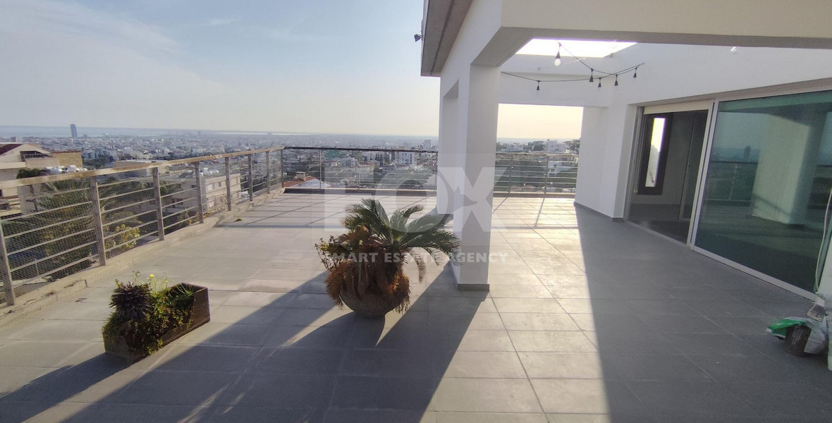 Spacious Unfurnished Penthouse for Rent in Mesa Geitonia