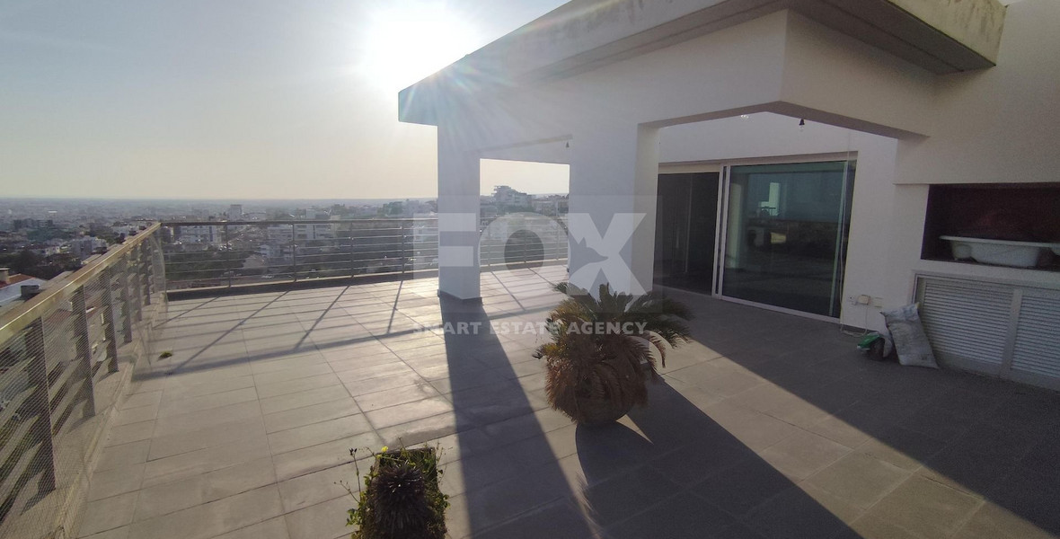 Spacious Unfurnished Penthouse for Rent in Mesa Geitonia