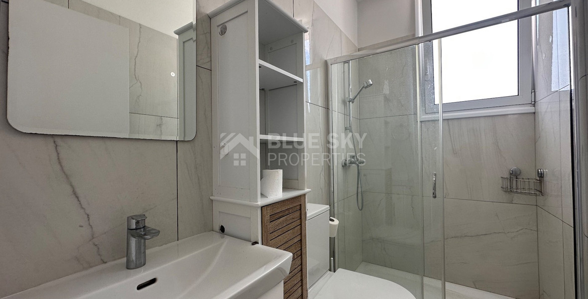 FOR SALE A LOVELY 3 BEDROOM PENTHOUSE WITH ROOF TERRACE FULLY FURNISHED AND EASY ACCESS TO ALL AMENITIES