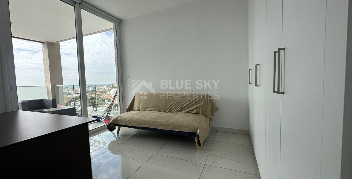 FOR SALE A LOVELY 3 BEDROOM PENTHOUSE WITH ROOF TERRACE FULLY FURNISHED AND EASY ACCESS TO ALL AMENITIES