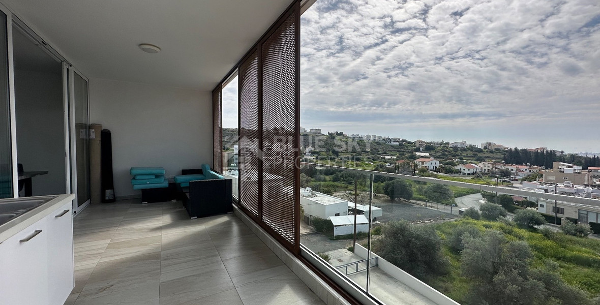 FOR SALE A LOVELY 3 BEDROOM PENTHOUSE WITH ROOF TERRACE FULLY FURNISHED AND EASY ACCESS TO ALL AMENITIES