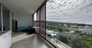 FOR SALE A LOVELY 3 BEDROOM PENTHOUSE WITH ROOF TERRACE FULLY FURNISHED AND EASY ACCESS TO ALL AMENITIES