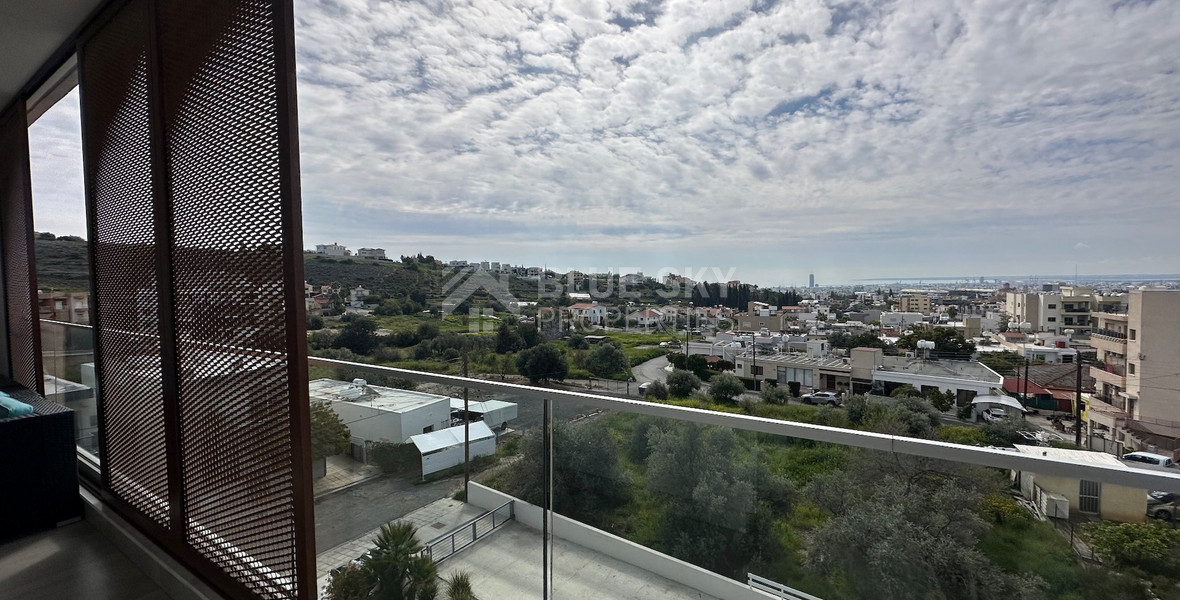 FOR SALE A LOVELY 3 BEDROOM PENTHOUSE WITH ROOF TERRACE FULLY FURNISHED AND EASY ACCESS TO ALL AMENITIES