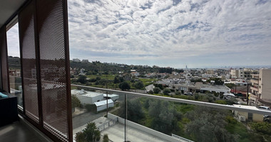 FOR SALE A LOVELY 3 BEDROOM PENTHOUSE WITH ROOF TERRACE FULLY FURNISHED AND EASY ACCESS TO ALL AMENITIES