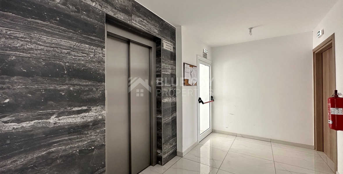 FOR SALE A LOVELY 3 BEDROOM PENTHOUSE WITH ROOF TERRACE FULLY FURNISHED AND EASY ACCESS TO ALL AMENITIES