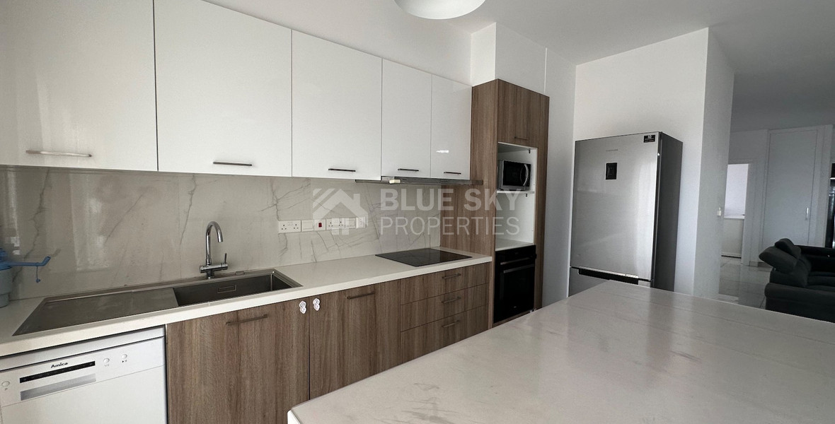 FOR SALE A LOVELY 3 BEDROOM PENTHOUSE WITH ROOF TERRACE FULLY FURNISHED AND EASY ACCESS TO ALL AMENITIES