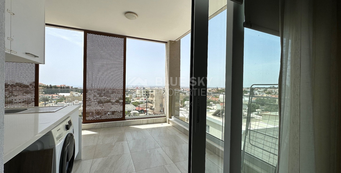 FOR SALE A LOVELY 3 BEDROOM PENTHOUSE WITH ROOF TERRACE FULLY FURNISHED AND EASY ACCESS TO ALL AMENITIES